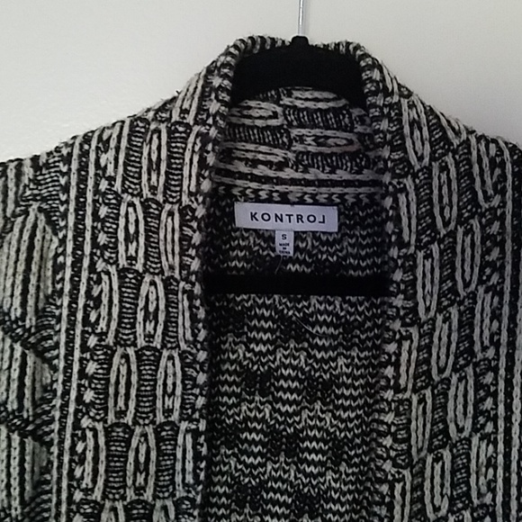 Black and beige sweater - Picture 2 of 6